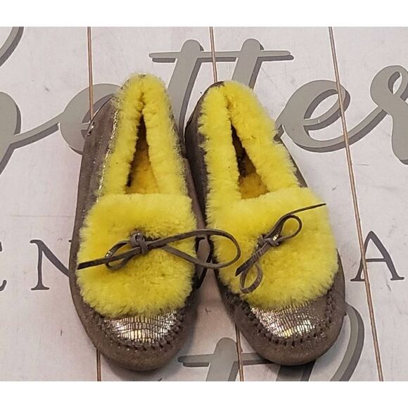 Quggs slippers  - Picture 1 of 5